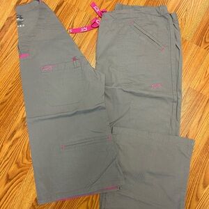 Women’s IguanaMed Scrub Set. Top XL. Pants L
